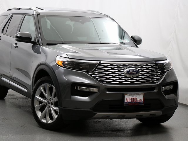 2022 Ford Explorer Platinum photo 2