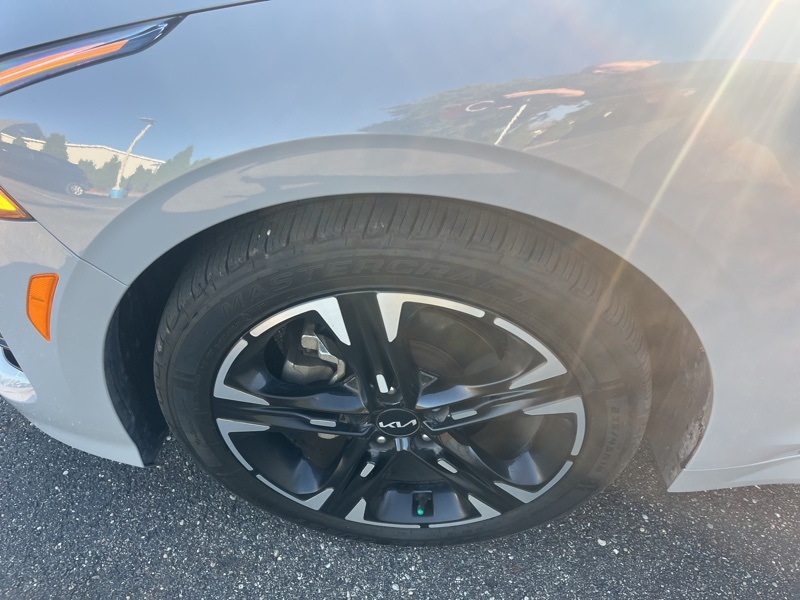 2022 Kia K5 GT-Line photo 9