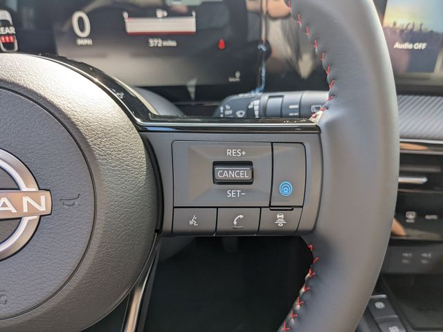 2025 Nissan Kicks SR photo 18