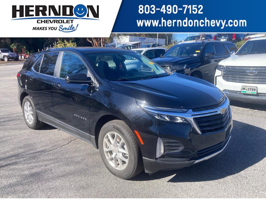 2022 Chevrolet Equinox LT's photo