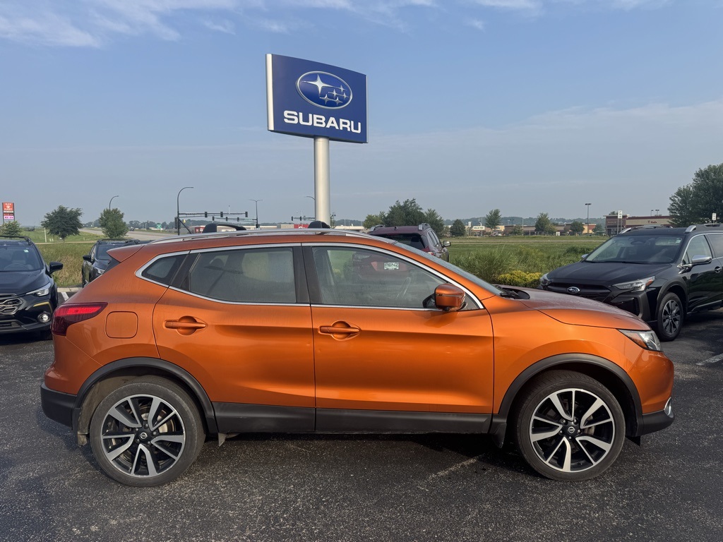 Used 2017 Nissan Rogue Sport SL with VIN JN1BJ1CR1HW134923 for sale in Rochester, Minnesota