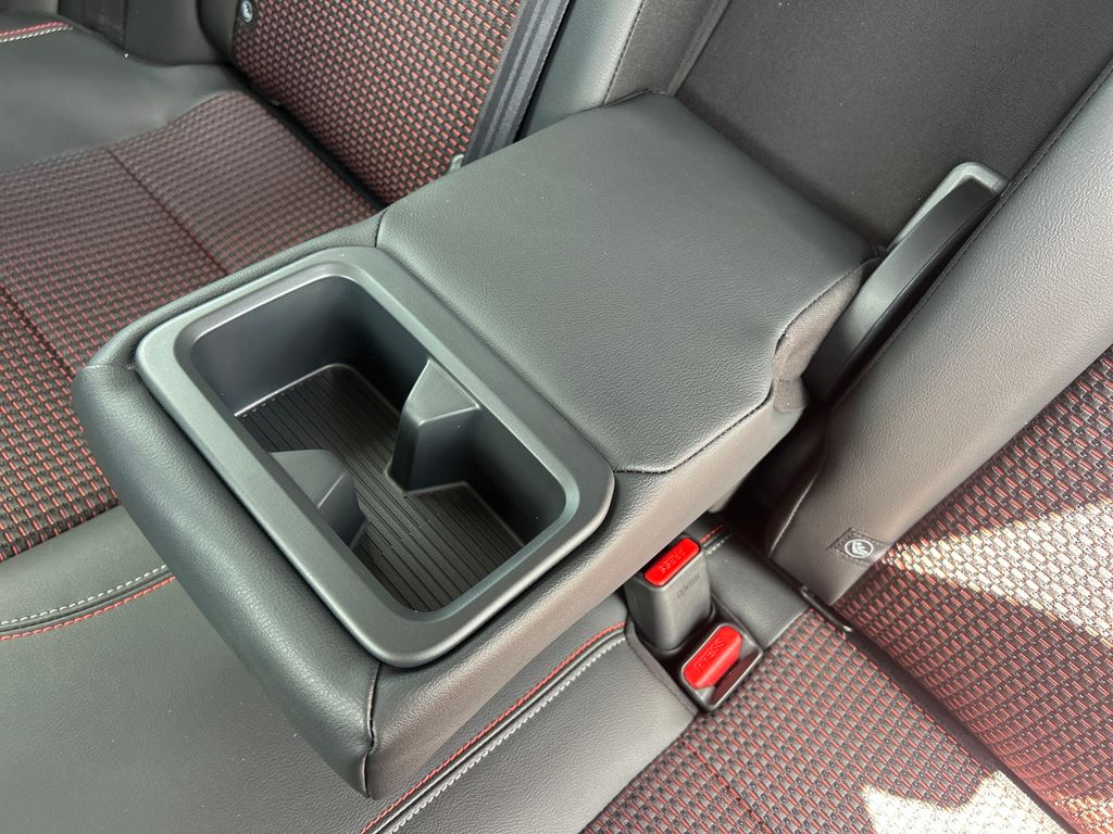 2026 Nissan Kicks SR photo 20