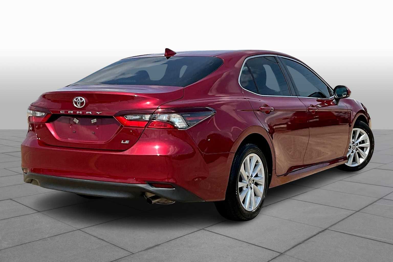 2022 Toyota Camry LE photo 12