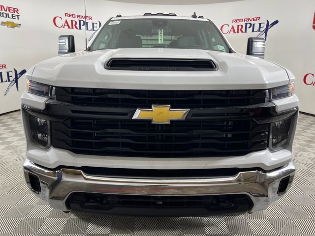 2025 Chevrolet Silverado 3500HD Work Truck photo 2