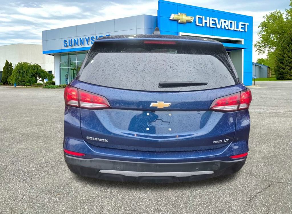 2023 Chevrolet Equinox LT photo 2