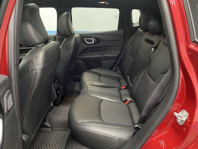 2025 Jeep Compass Latitude Altitude Special Edition photo 30