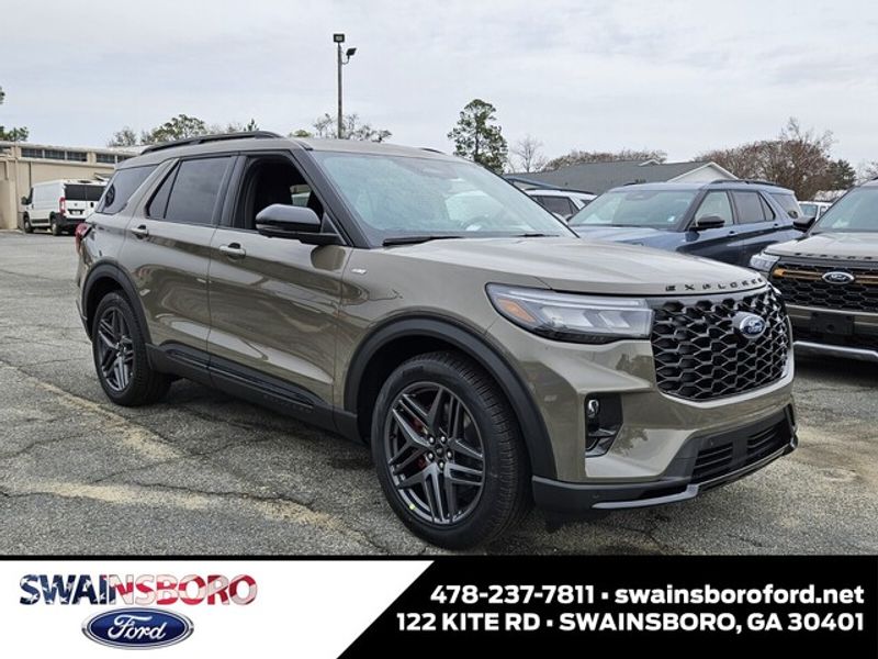 2026 Ford Explorer ST-LINE's photo