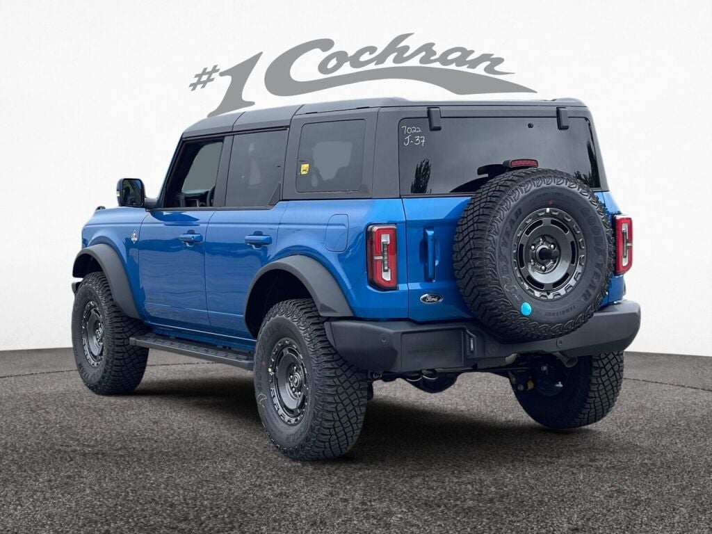 2024 Ford Bronco Outer Banks photo 4
