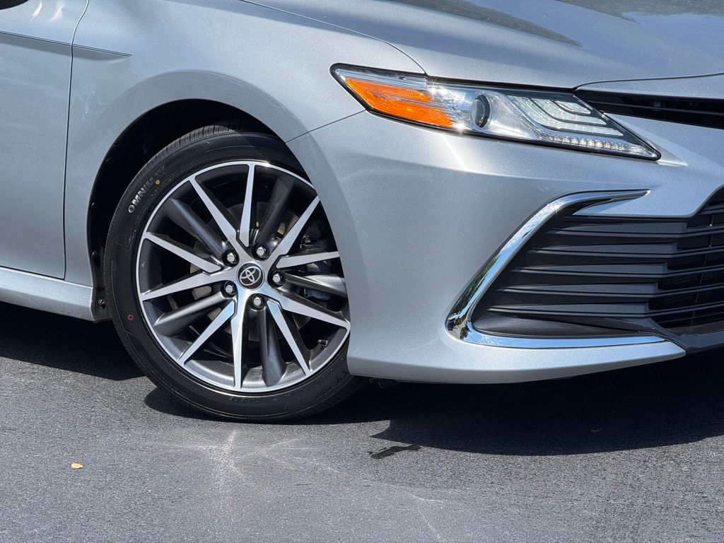 2023 Toyota Camry XLE V6 photo 4
