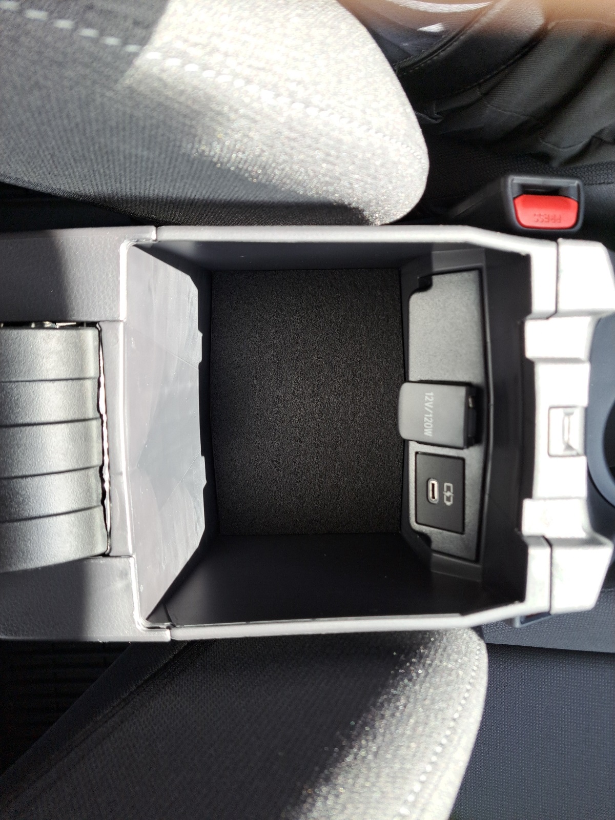 2025 Toyota Corolla LE photo 39