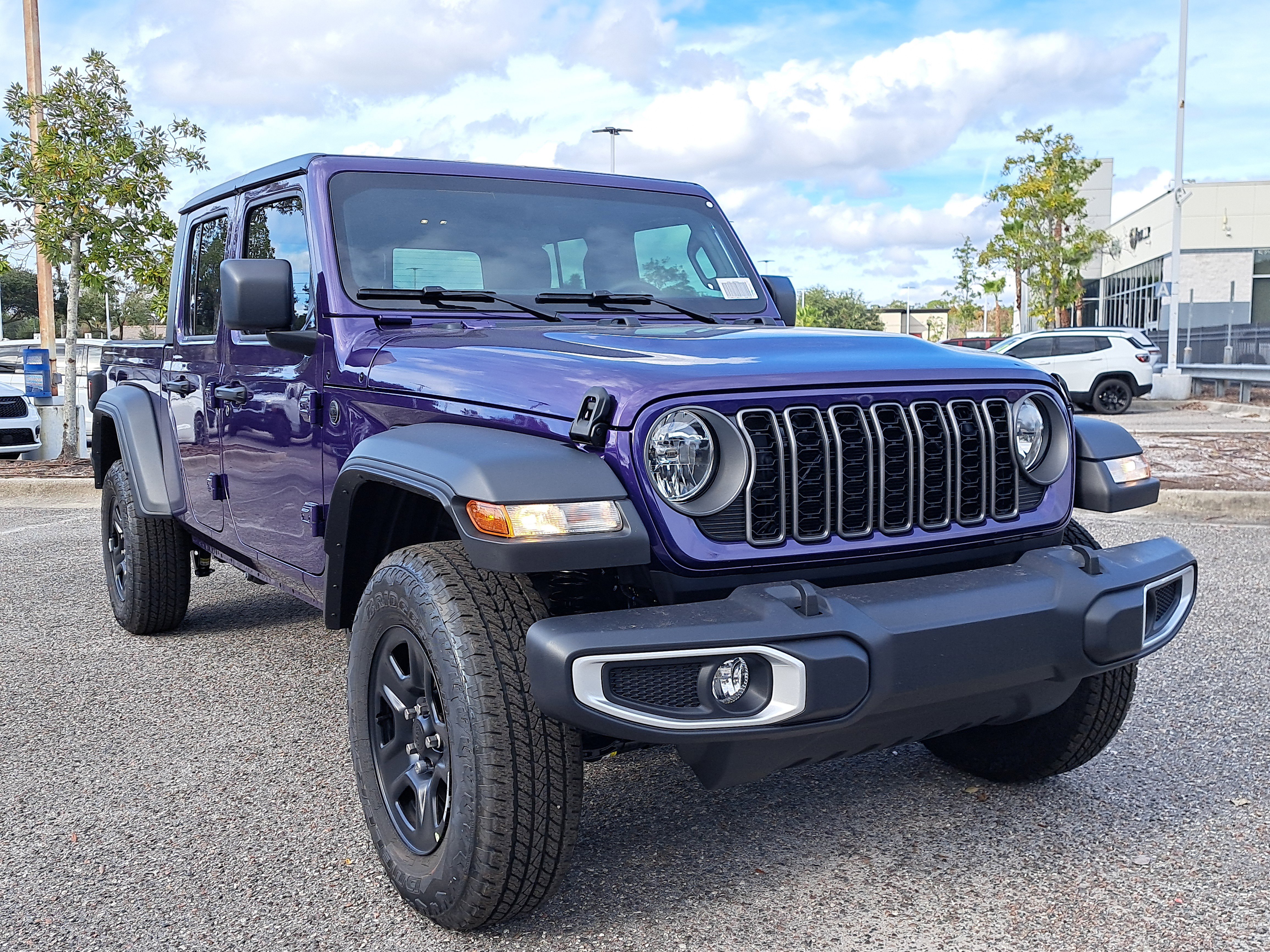 2026 Jeep Gladiator Sport's photo