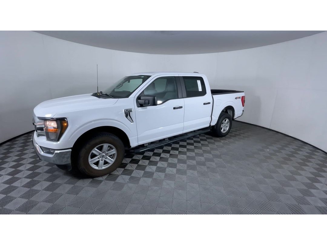 2023 Ford F-150 XLT photo 3