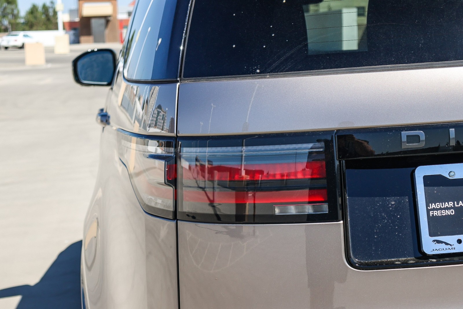2025 Land Rover Discovery SE photo 8