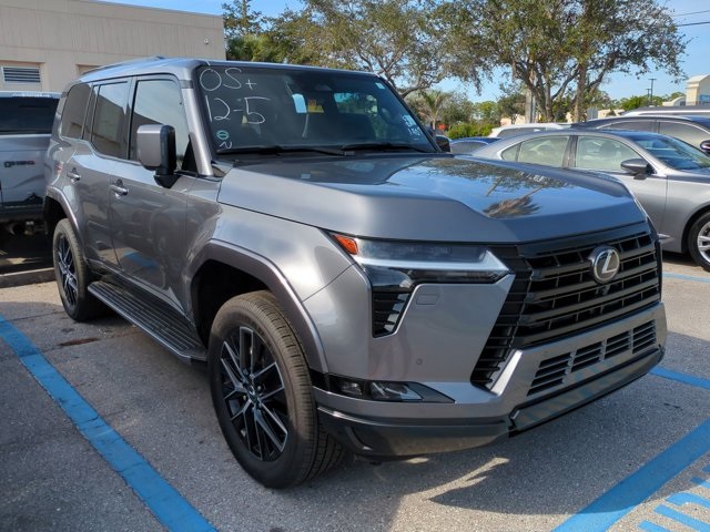 2025 Lexus GX Premium's photo