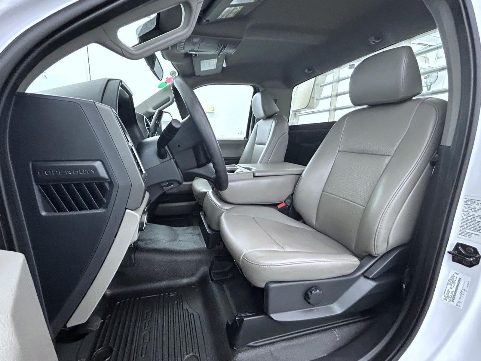 2022 Ford F-550 photo 8