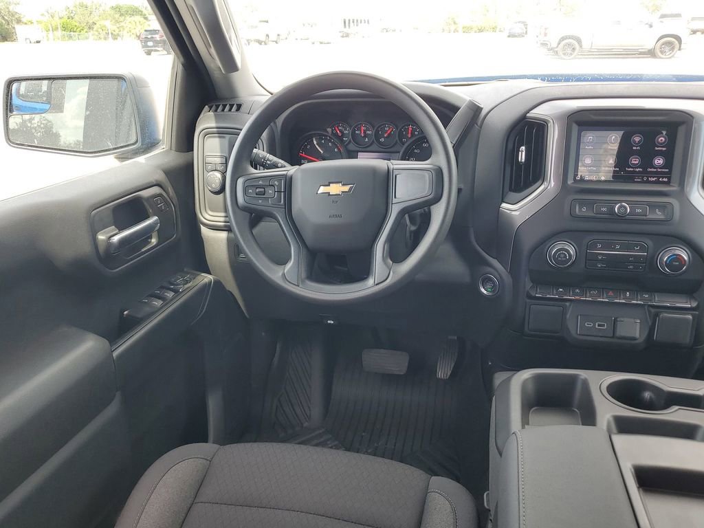 2025 Chevrolet Silverado 1500 Custom photo 11