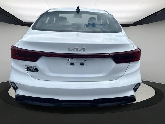 2022 Kia Forte LXS photo 4