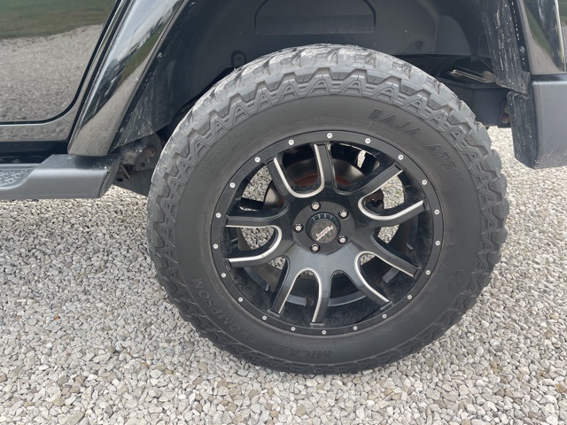 2016 Jeep Wrangler Unlimited Sahara photo 9