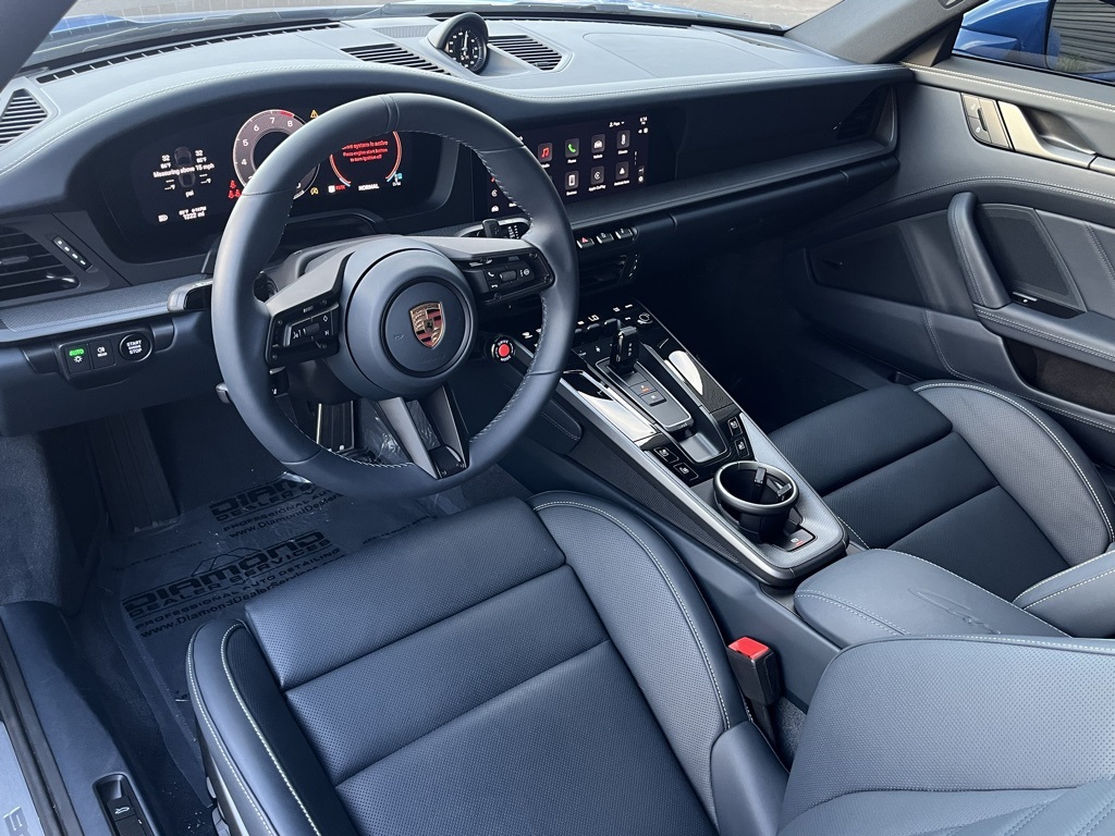 2025 Porsche 911 photo 4