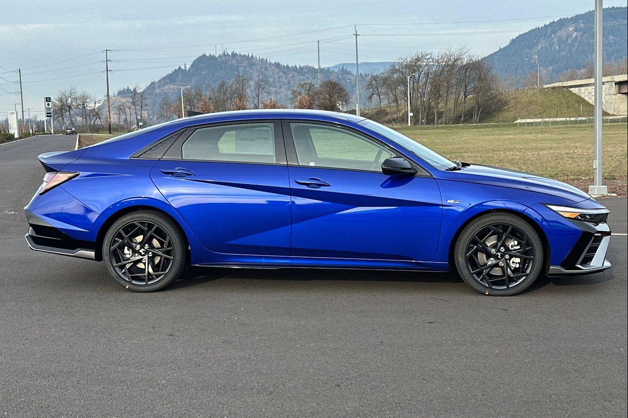 2025 Hyundai Elantra N Line photo 2
