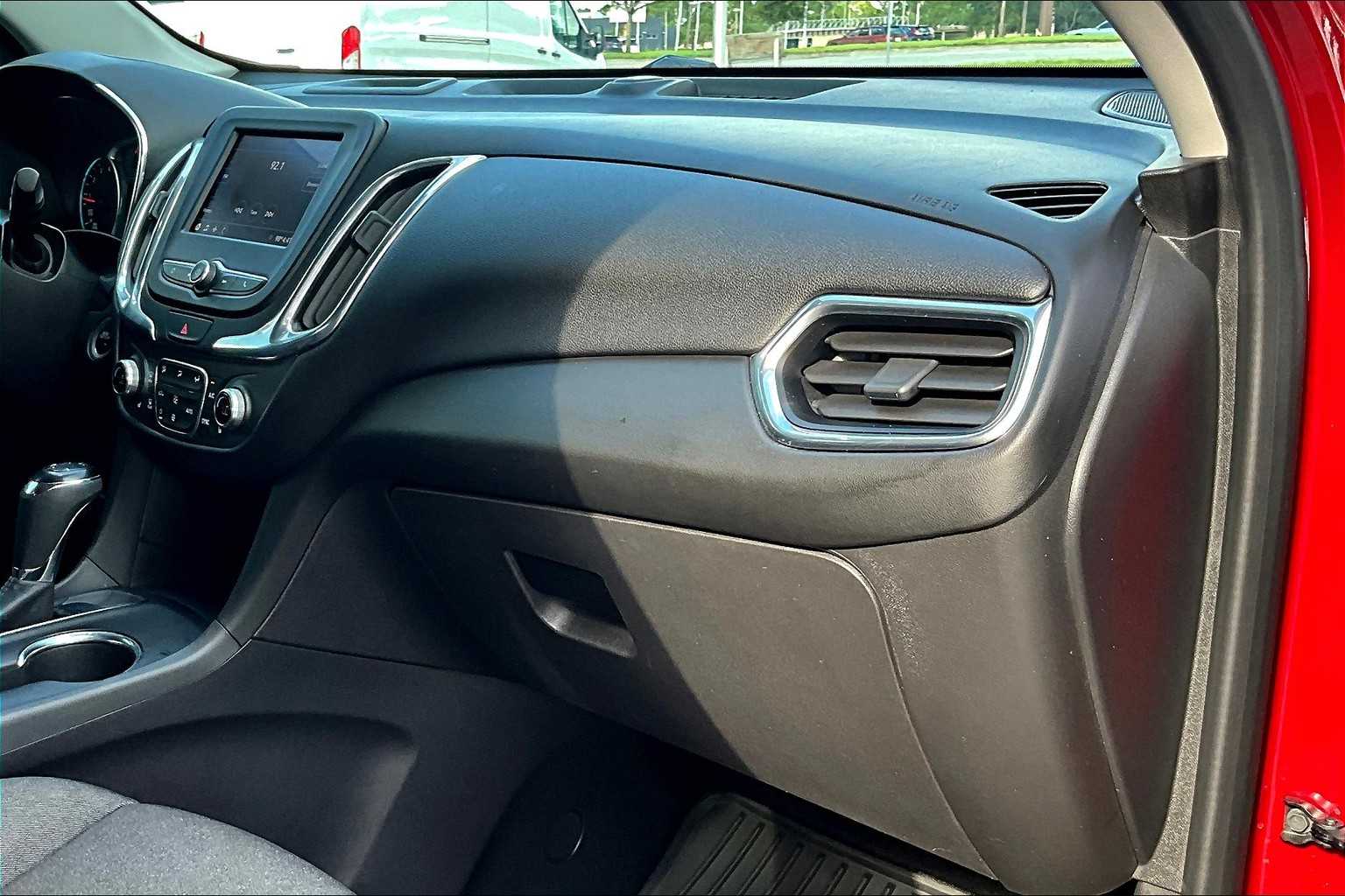 2020 Chevrolet Equinox LT photo 18