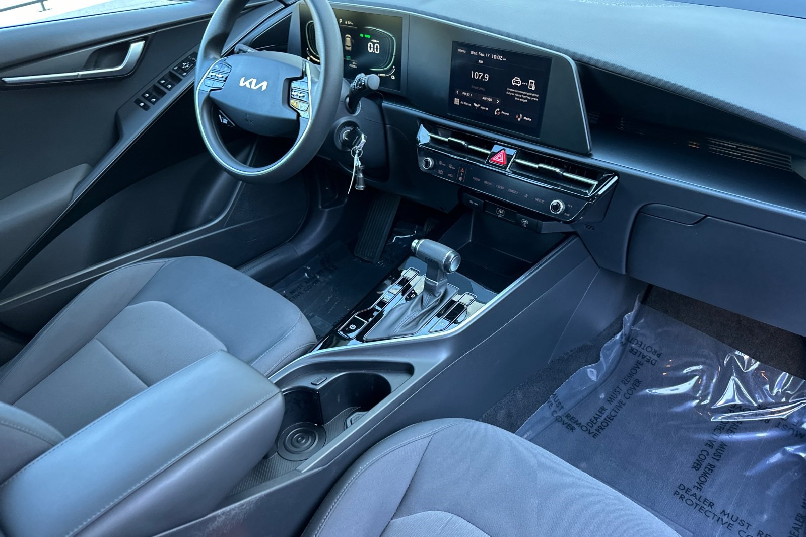 2023 Kia Niro LX photo 15