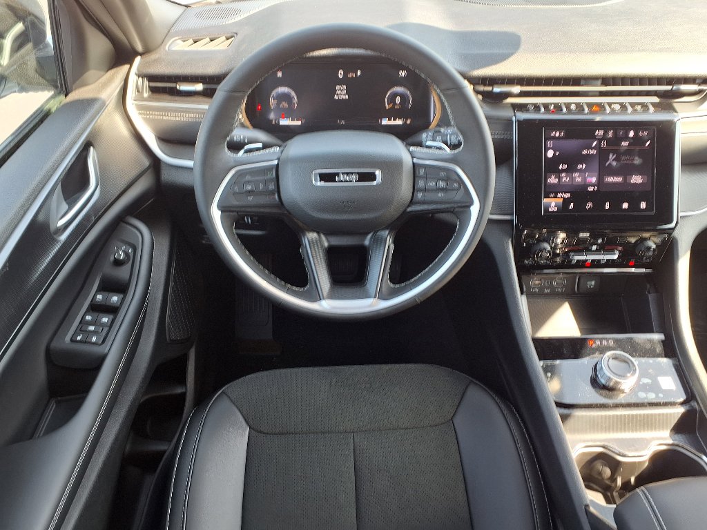 2025 Jeep Grand Cherokee Altitude X photo 5