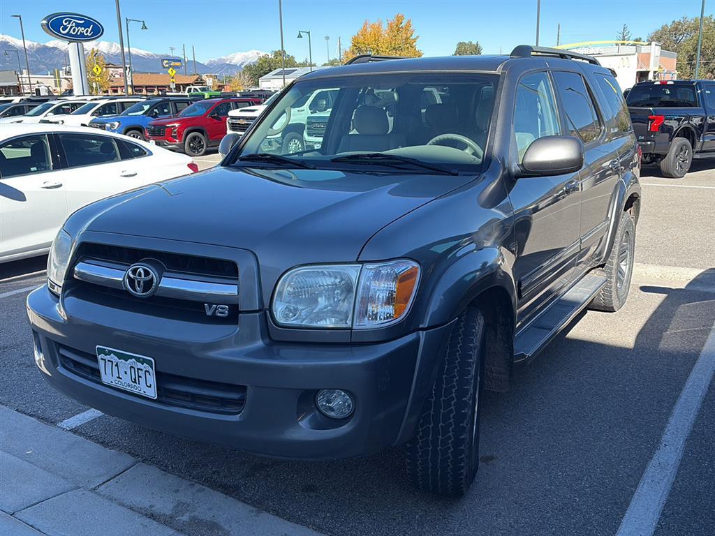 2005 Toyota Sequoia Limited's photo