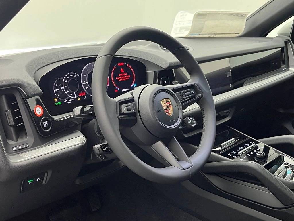 2026 Porsche Cayenne Coupe photo 4