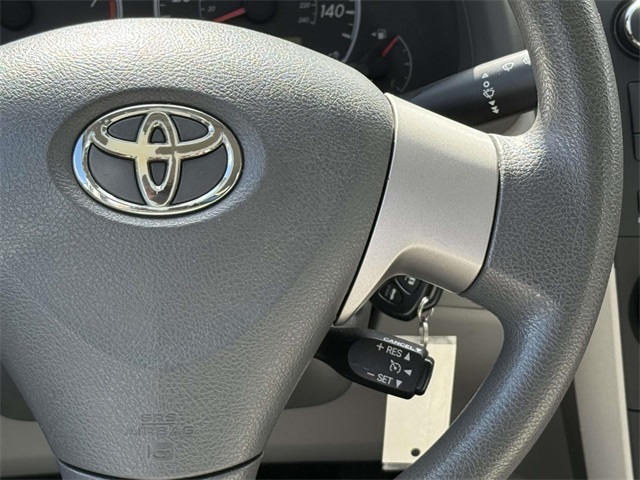 2010 Toyota Corolla LE photo 22
