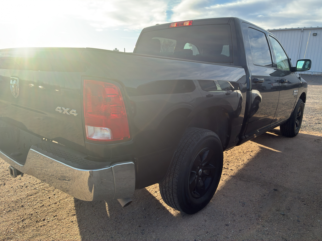 2021 Ram 1500 Classic SLT photo 3