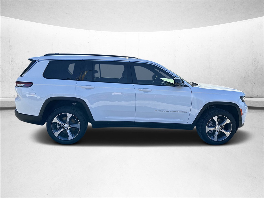 2025 Jeep Grand Cherokee Limited photo 2