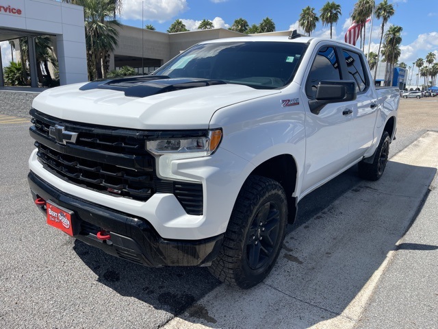 2024 Chevrolet Silverado 1500 LT Trail Boss photo 3