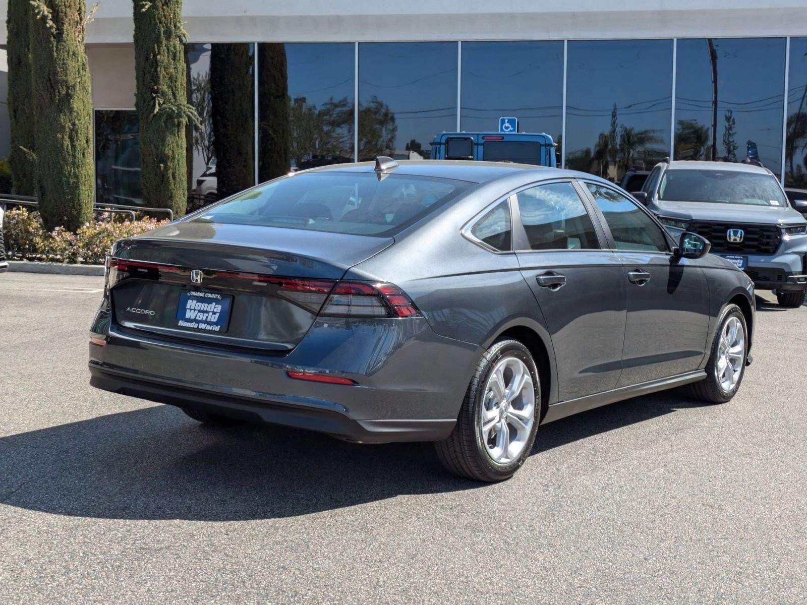 2025 Honda Accord 1.5T LX photo 4