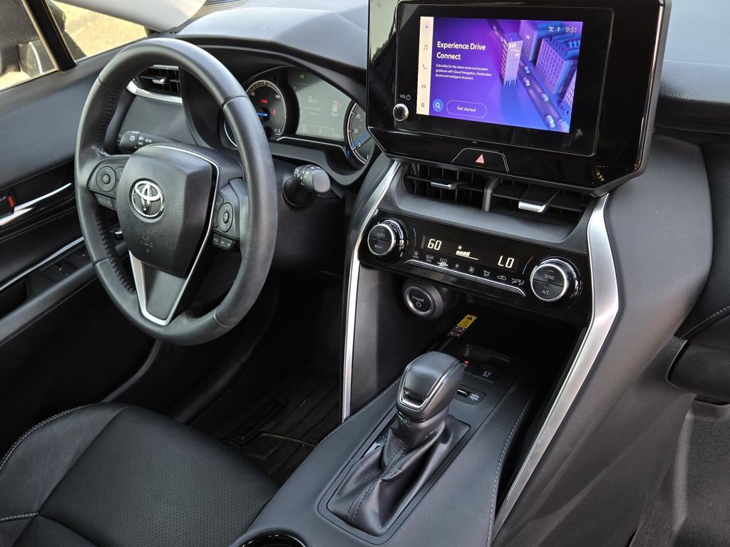 2023 Toyota Venza LE photo 25