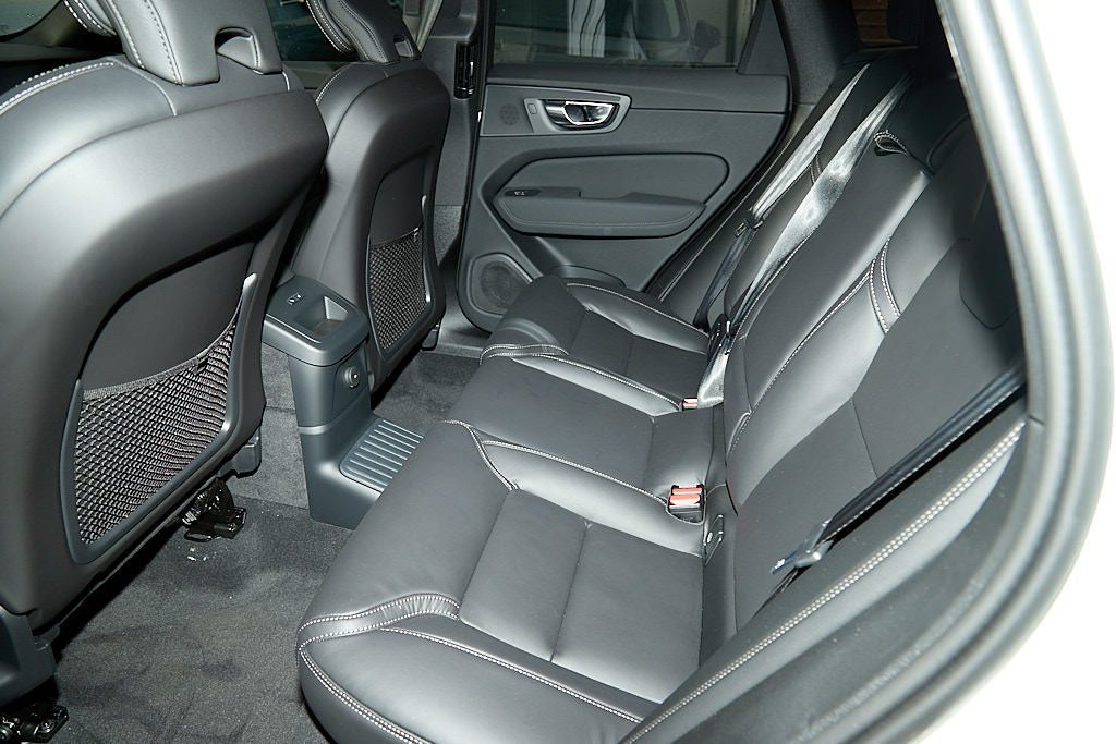 2026 VOLVO XC60 - Image 19