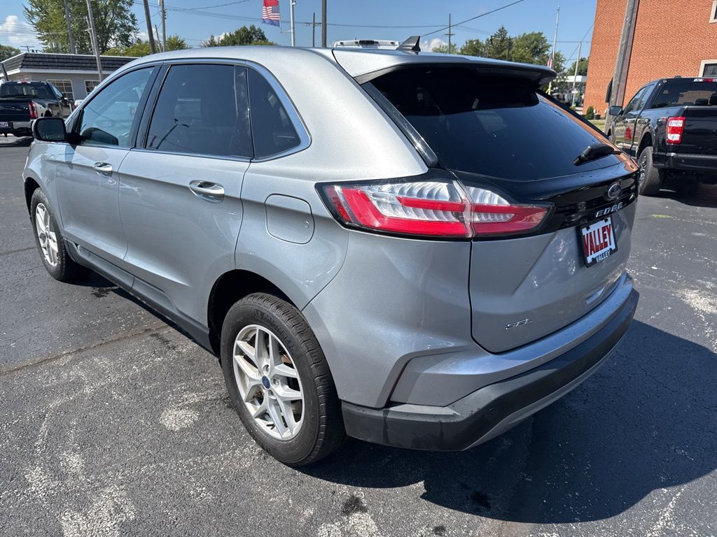 2022 Ford Edge SEL photo 4