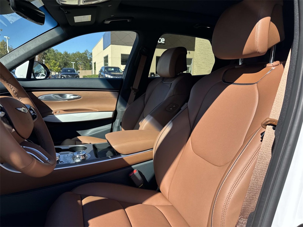 2026 Genesis GV70 2.5T Advanced photo 3