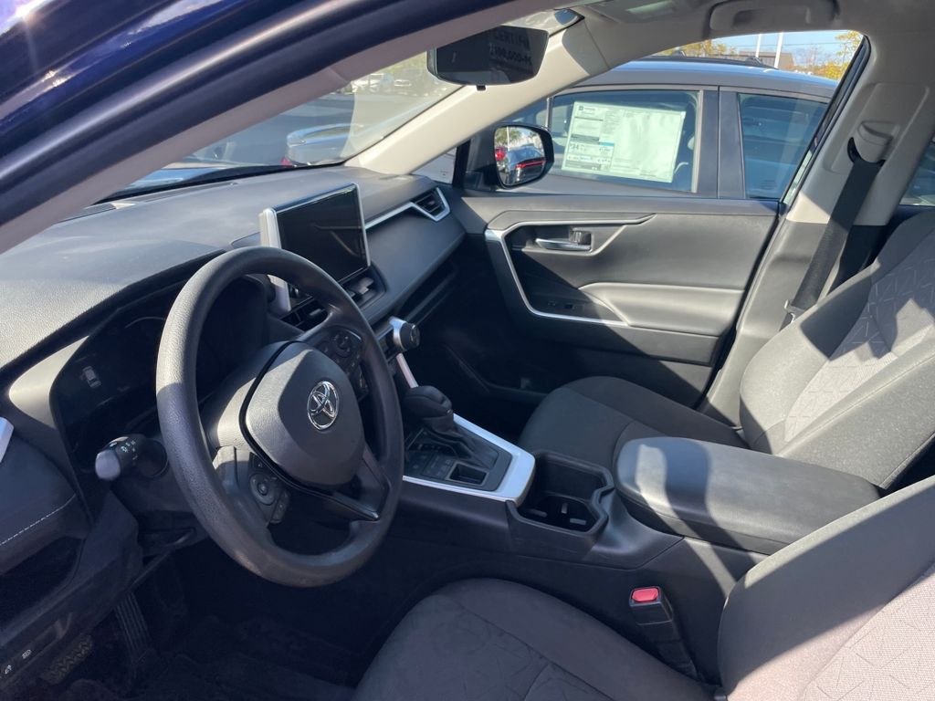 2023 Toyota RAV4 XLE photo 26