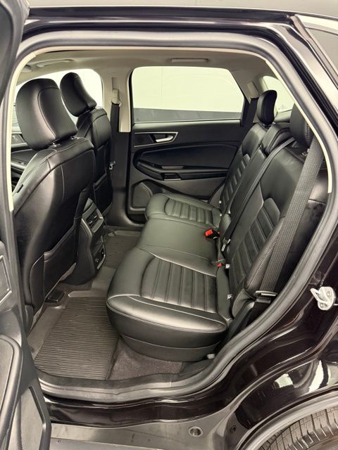2022 Ford Edge SEL photo 48
