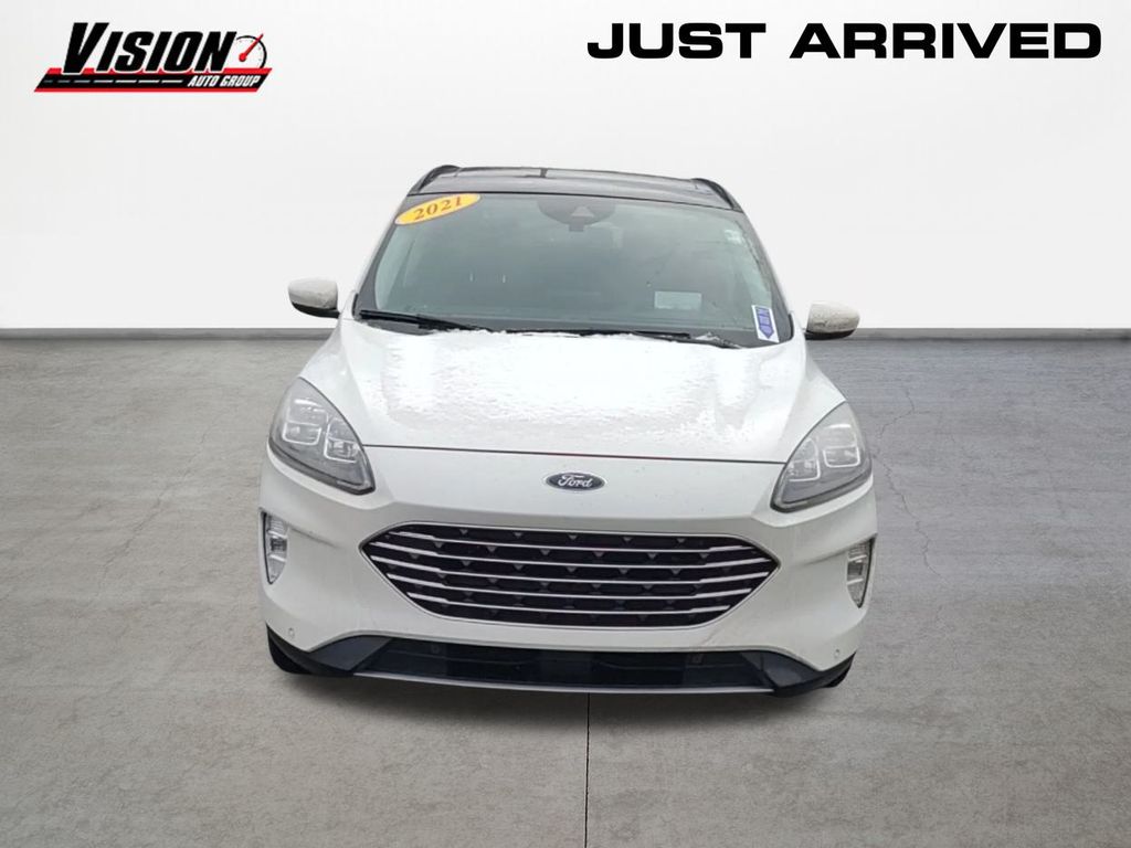 2021 Ford Escape Titanium Hybrid photo 2