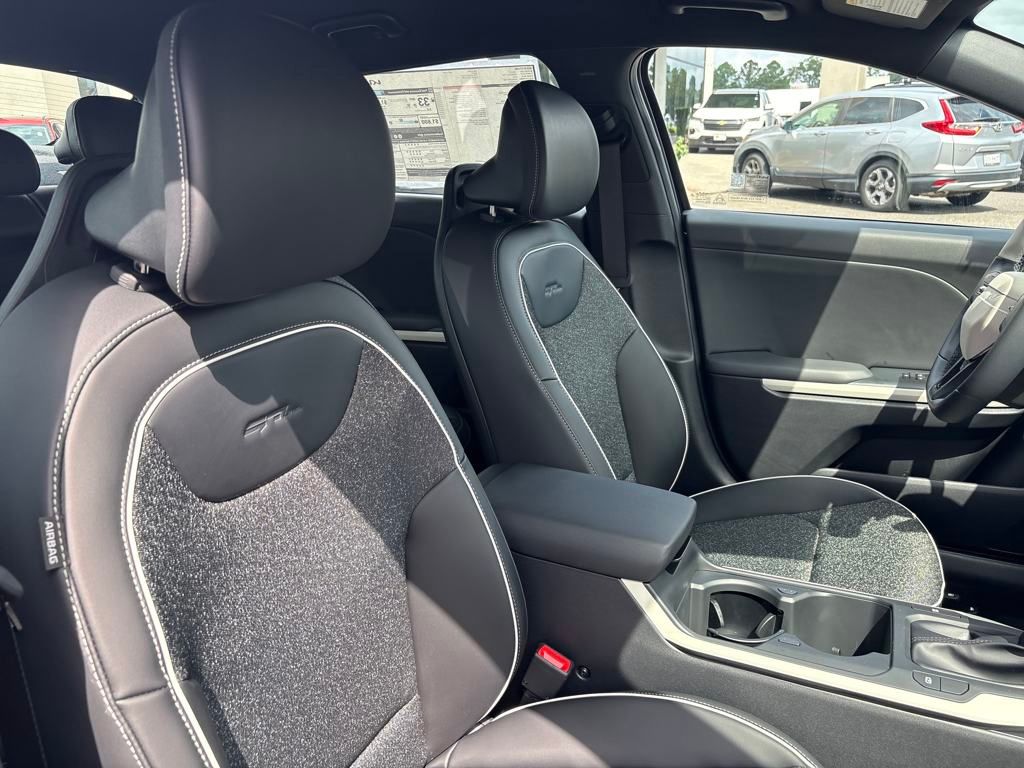 2025 Kia K4 GT-Line photo 29