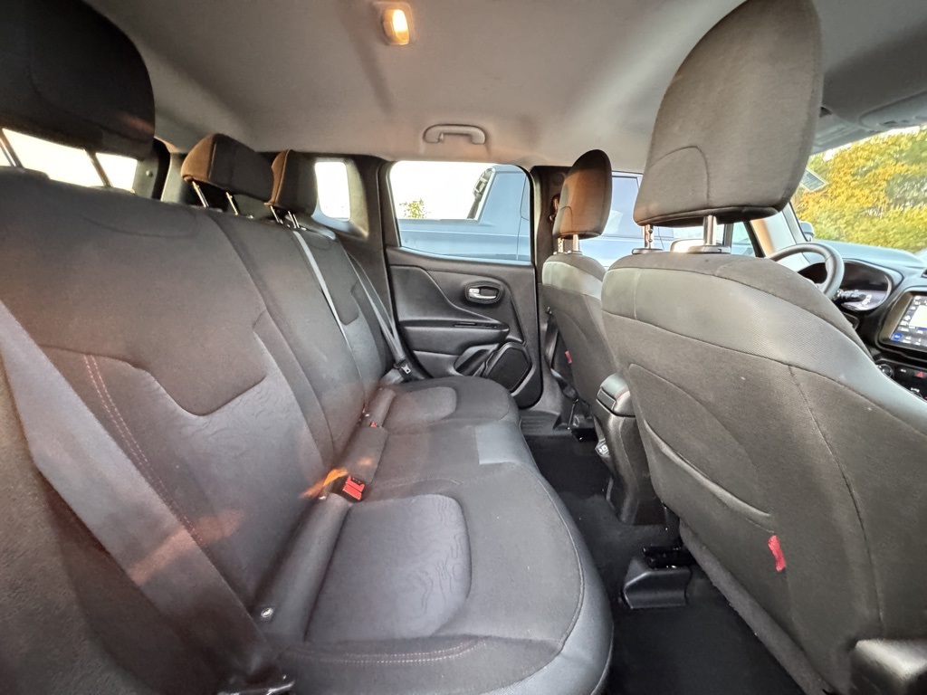 2023 Jeep Renegade Trailhawk photo 25