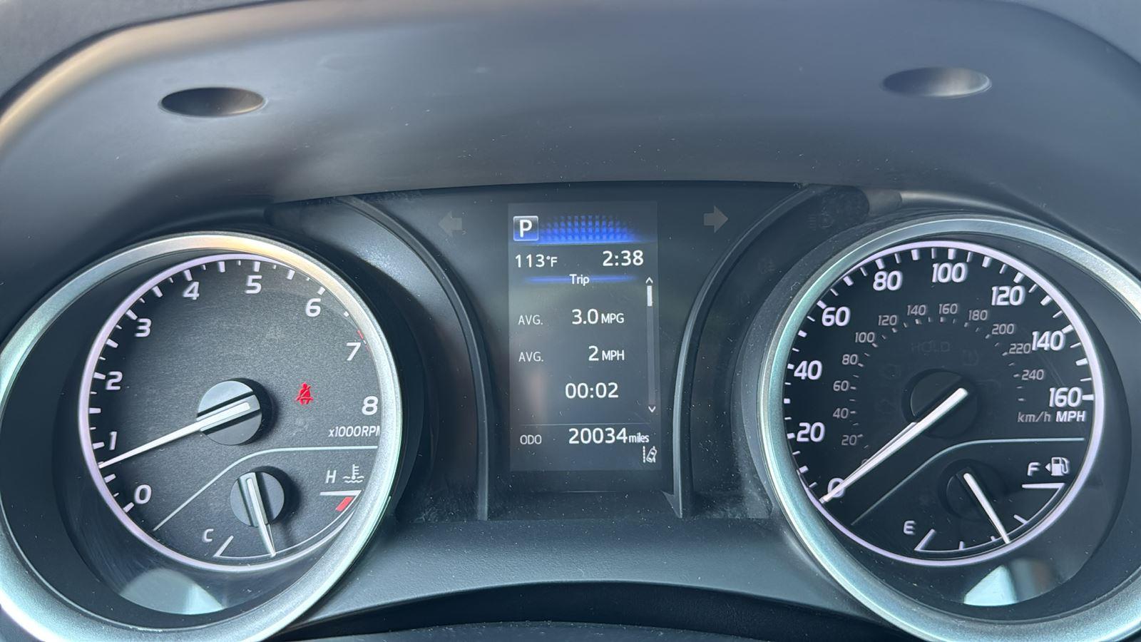 2021 Toyota Camry LE photo 13