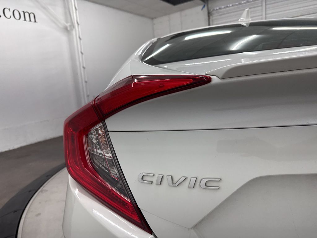 2019 Honda Civic EX photo 9