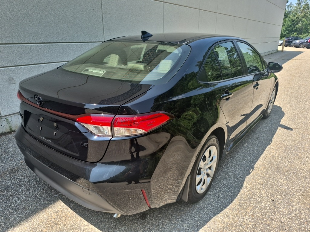 2024 Toyota Corolla LE photo 4