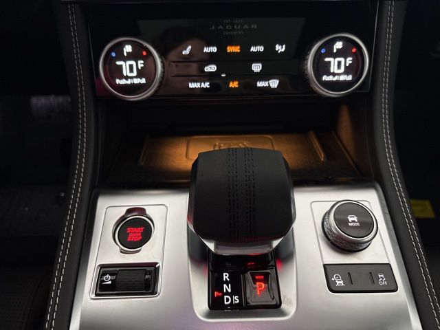 2026 Jaguar F-PACE P250 R-Dynamic S photo 18