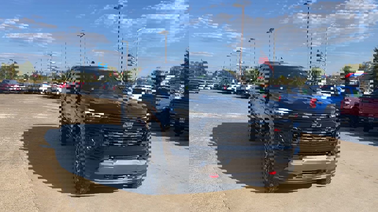 2026 Chevrolet Colorado Z71 photo 3