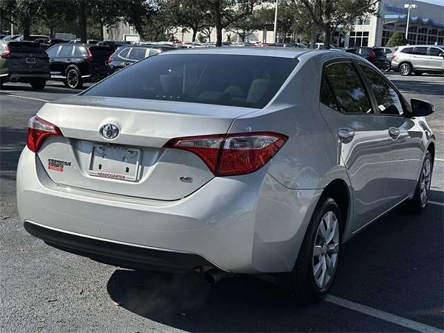 2014 Toyota Corolla LE photo 3