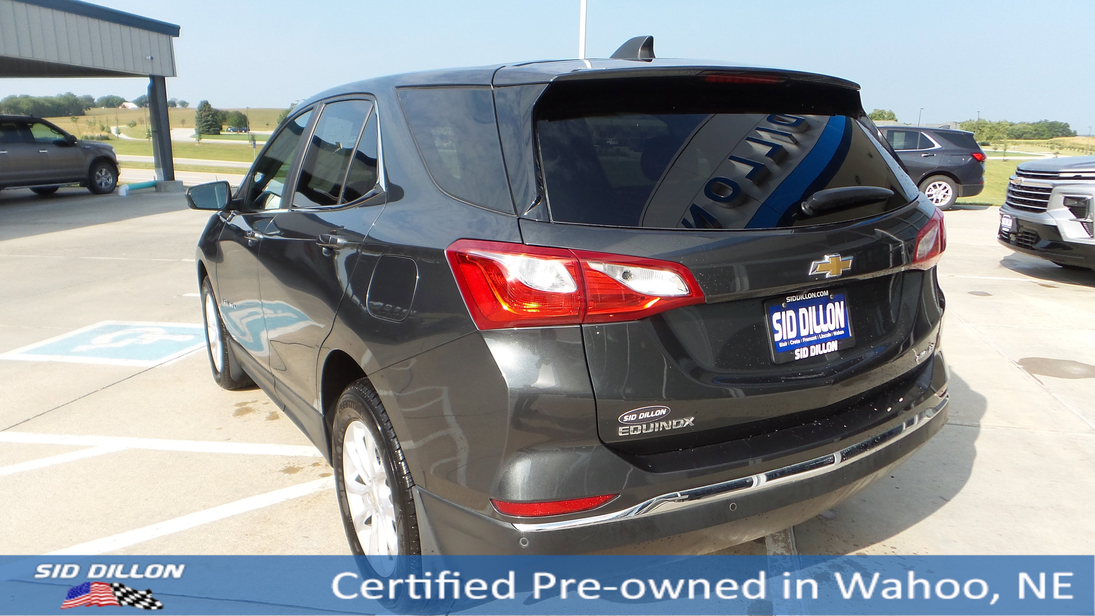 2021 Chevrolet Equinox LT photo 3